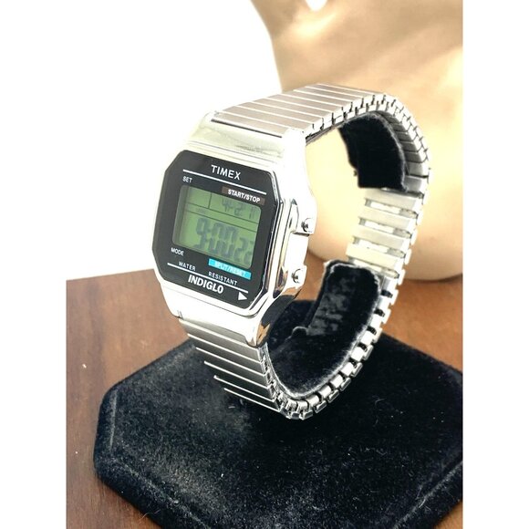 Timex Men's Watch T78587 Quartz Digital Silver Case 35mm Steel Expansion Band - Picture 2 of 15